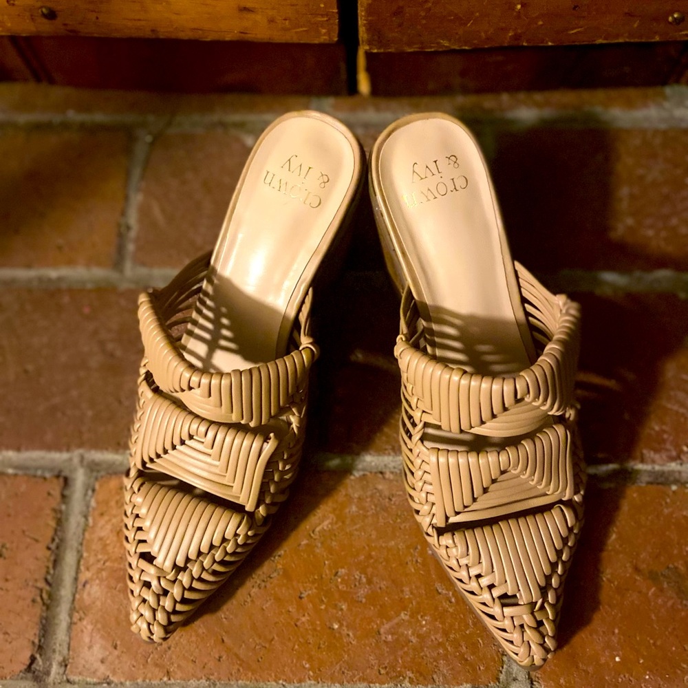 Crown and Ivy's chic slide-on heels!